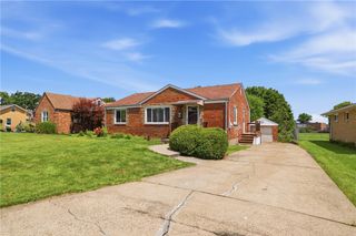 706 Winstein St, Collier Twp, PA 15017