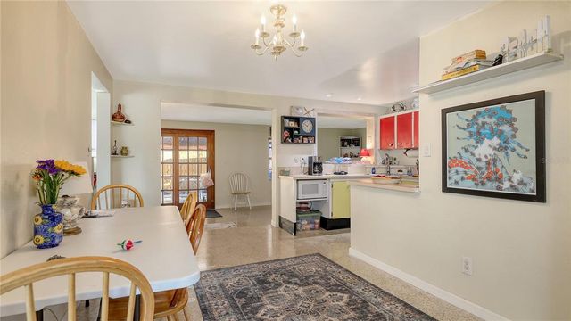 5302 LAS ROSAS, Sarasota, FL 34242