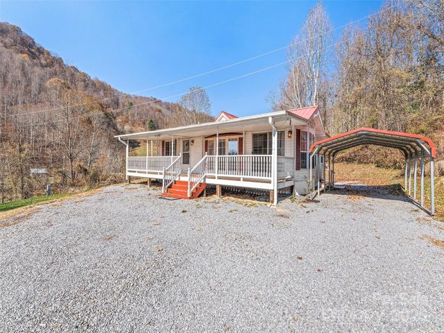 93 Merry Way, Clyde, NC 28721
