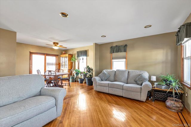 15 Eton Street, Valley Stream, NY 11581