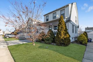 15 Eton Street, Valley Stream, NY 11581