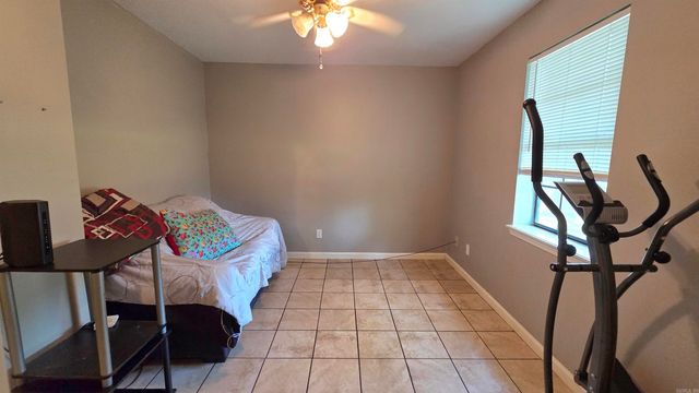 32 Mcarthur Dr, Cabot, AR 72023