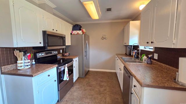 32 Mcarthur Dr, Cabot, AR 72023