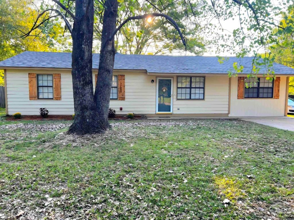 32 Mcarthur Dr, Cabot, AR 72023