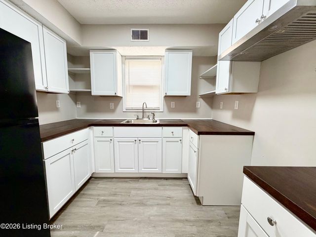 1904 W Madison St, Louisville, KY 40203