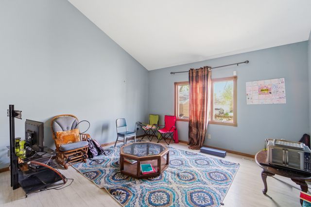 8307 Twana Drive, Urbandale, IA 50322