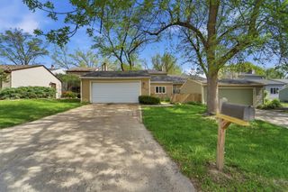 8307 Twana Drive, Urbandale, IA 50322