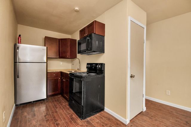5714 Doulton Drive, Houston, TX 77033