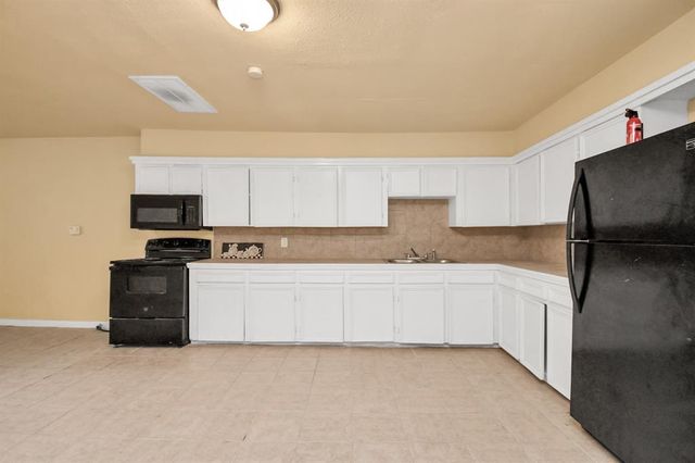 5714 Doulton Drive, Houston, TX 77033
