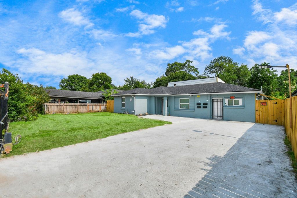 5714 Doulton Drive, Houston, TX 77033