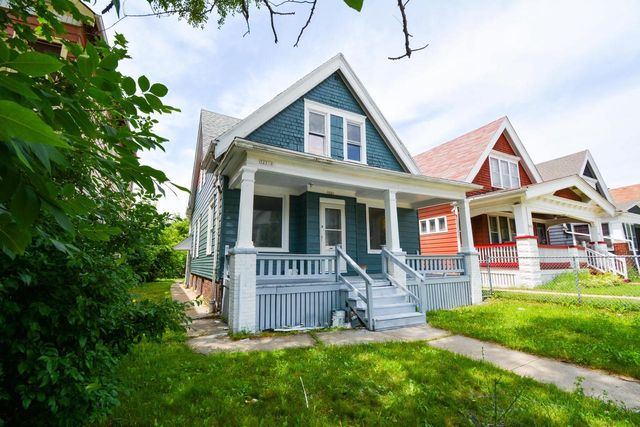 3221 N 29th STREET, Milwaukee, WI 53216