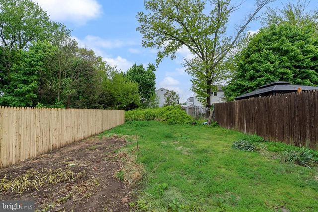 212 YORK ST, Burlington, NJ 08016