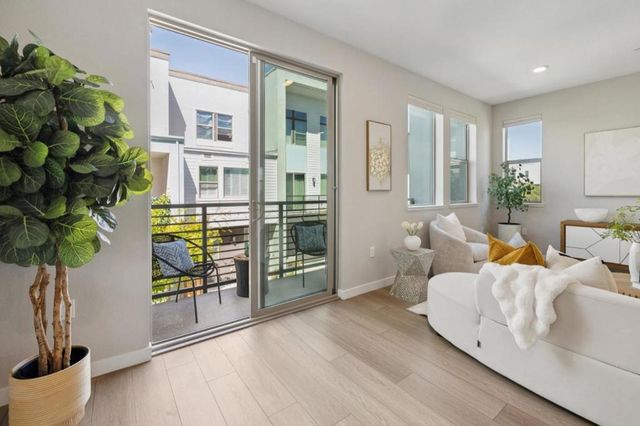 5761 Vibrant Loop, San Jose, CA 95119