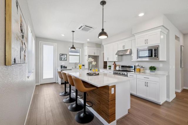 5761 Vibrant Loop, San Jose, CA 95119