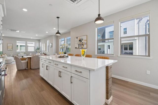 5761 Vibrant Loop, San Jose, CA 95119