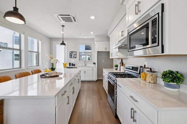 5761 Vibrant Loop, San Jose, CA 95119