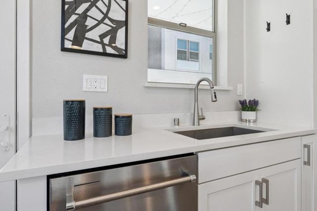5761 Vibrant Loop, San Jose, CA 95119