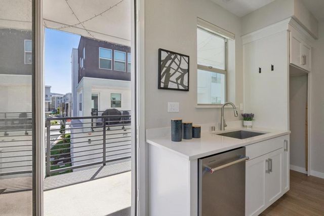5761 Vibrant Loop, San Jose, CA 95119