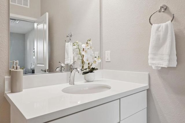5761 Vibrant Loop, San Jose, CA 95119