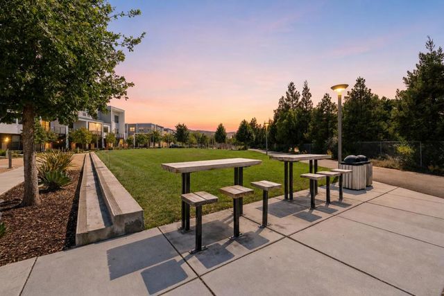 5761 Vibrant Loop, San Jose, CA 95119