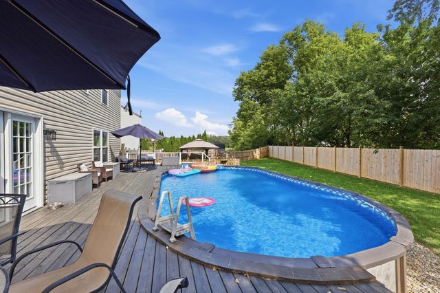 211 Cavanaugh Drive, Commercial Point, OH 43116