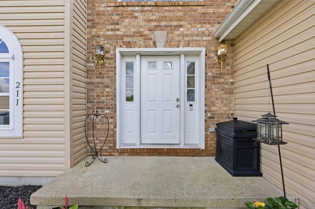 211 Cavanaugh Drive, Commercial Point, OH 43116