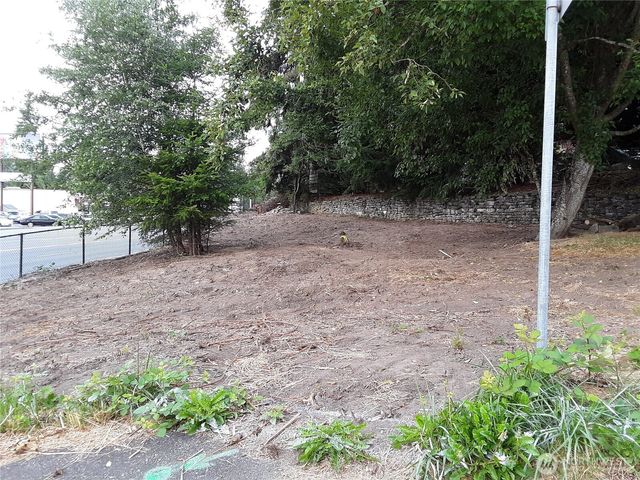 4629 Evergreen Way, Everett, WA 98203