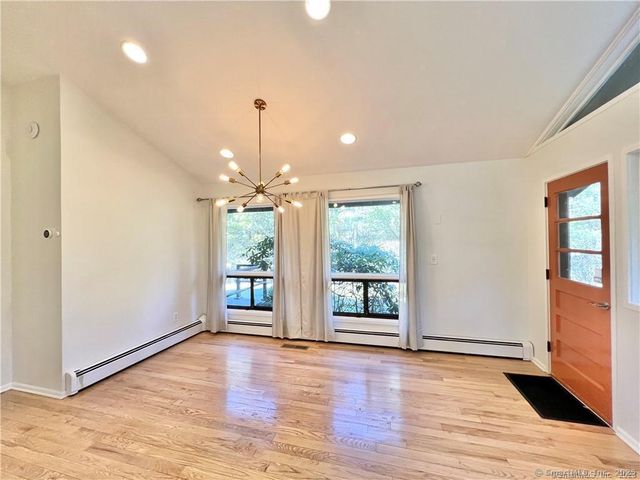 14 Constance Lane, Stamford, CT 06903