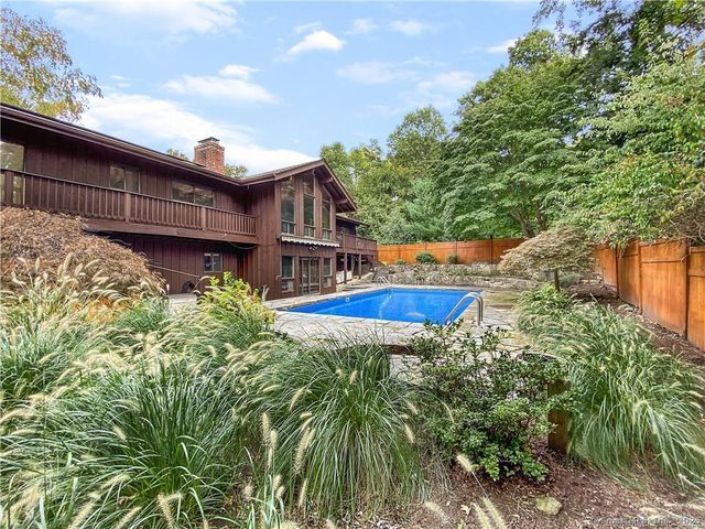 14 Constance Lane, Stamford, CT 06903