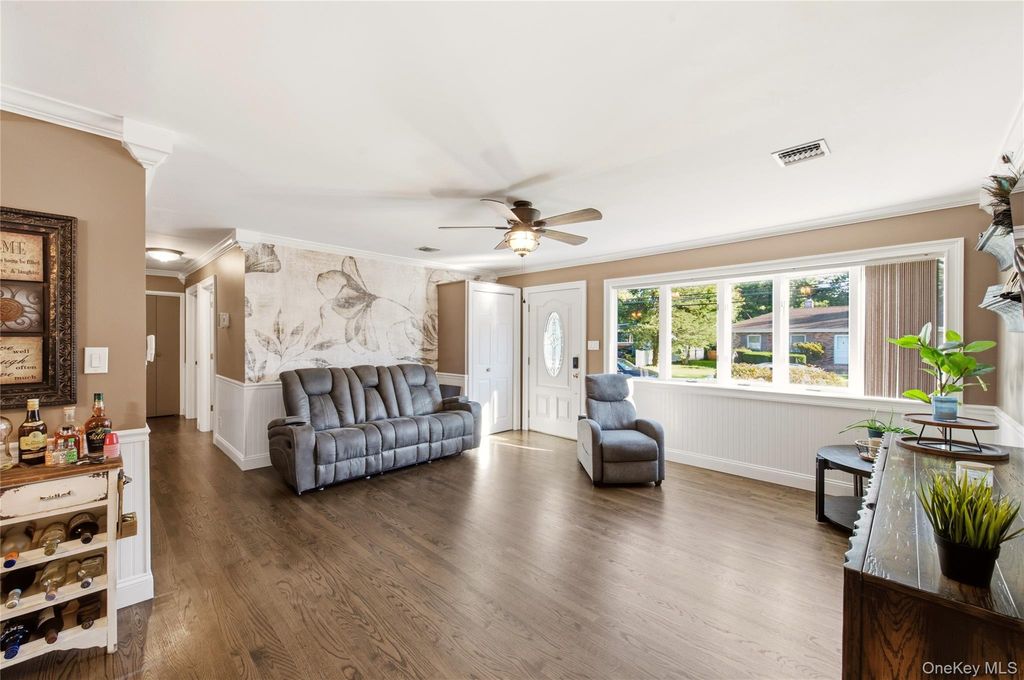 15 Oakwood Street, Greenlawn, NY 11740 — photo 2