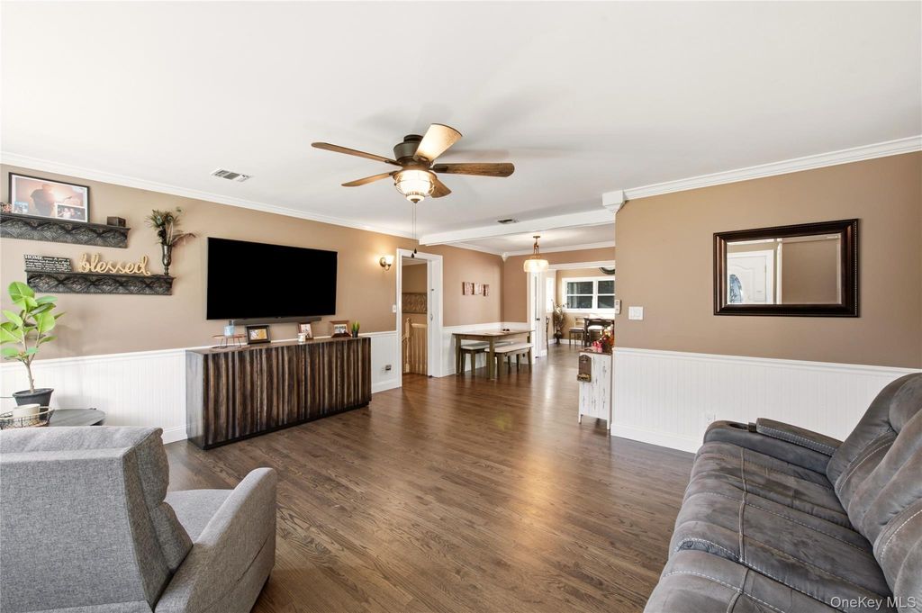 15 Oakwood Street, Greenlawn, NY 11740 — photo 3