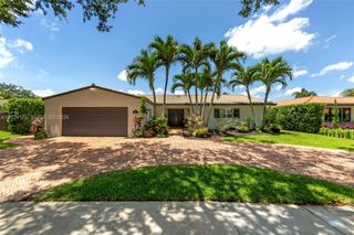 8601 Dundee Ter, Miami Lakes, FL 33016