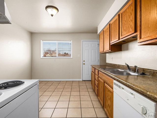 3126 Skyview Ave, Pueblo, CO 81008