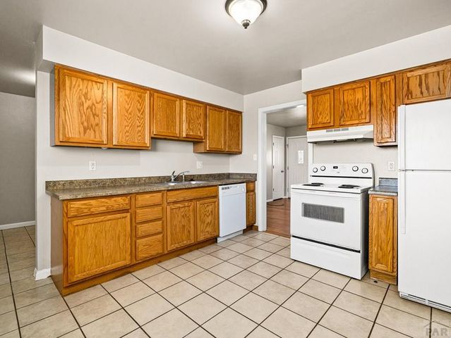 3126 Skyview Ave, Pueblo, CO 81008