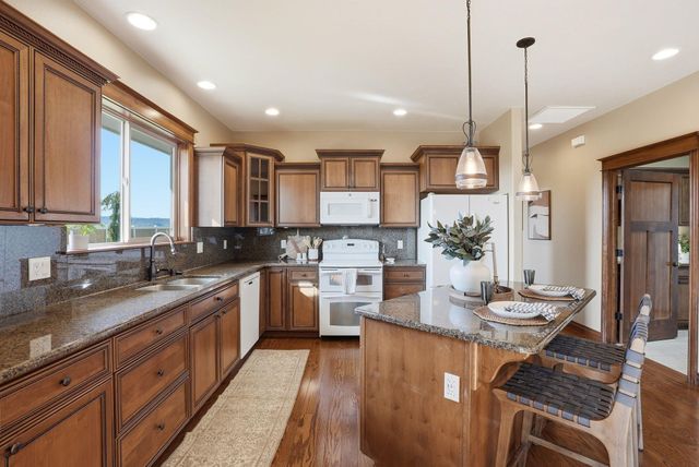 1228 E Fireside Ln, Spokane, WA 99208