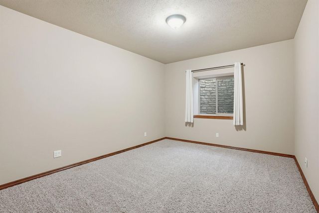 1228 E Fireside Ln, Spokane, WA 99208