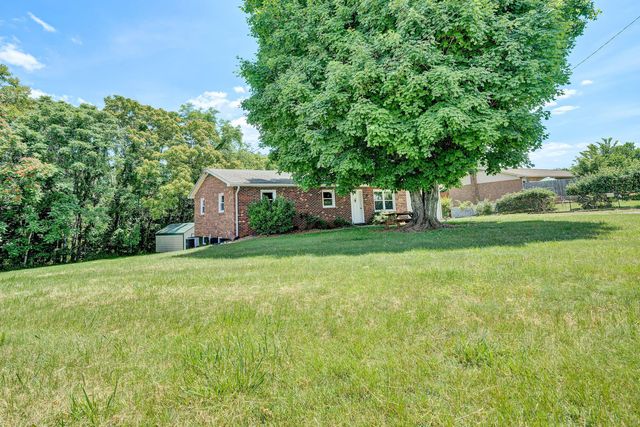 1230 Tripple Creek RD, Rocky Mount, VA 24151