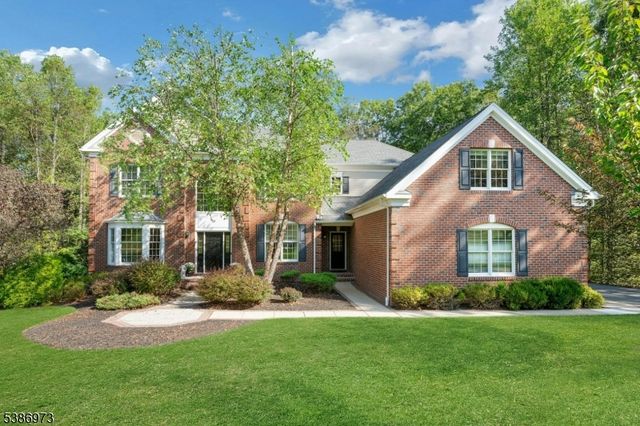 33 Chancellor Way, Washington Twp., NJ 07853