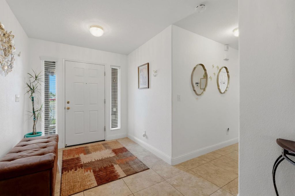 Image 14 of property listing at 3728 E School Avenue, Visalia, CA 93292