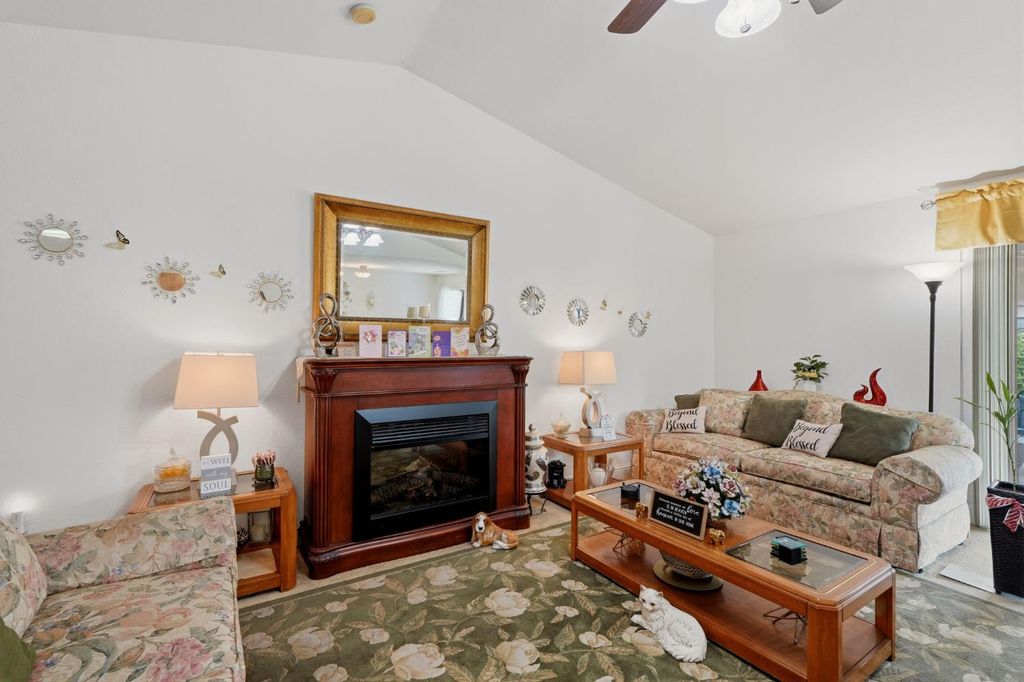 Image 16 of property listing at 3728 E School Avenue, Visalia, CA 93292