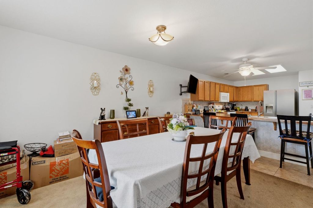 Image 19 of property listing at 3728 E School Avenue, Visalia, CA 93292