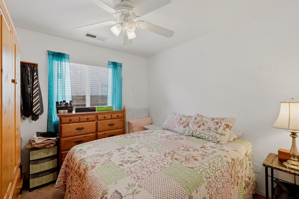 Image 34 of property listing at 3728 E School Avenue, Visalia, CA 93292