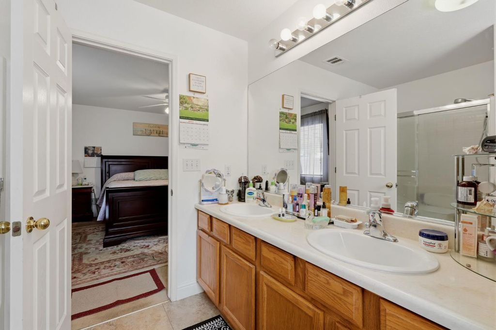 Image 42 of property listing at 3728 E School Avenue, Visalia, CA 93292