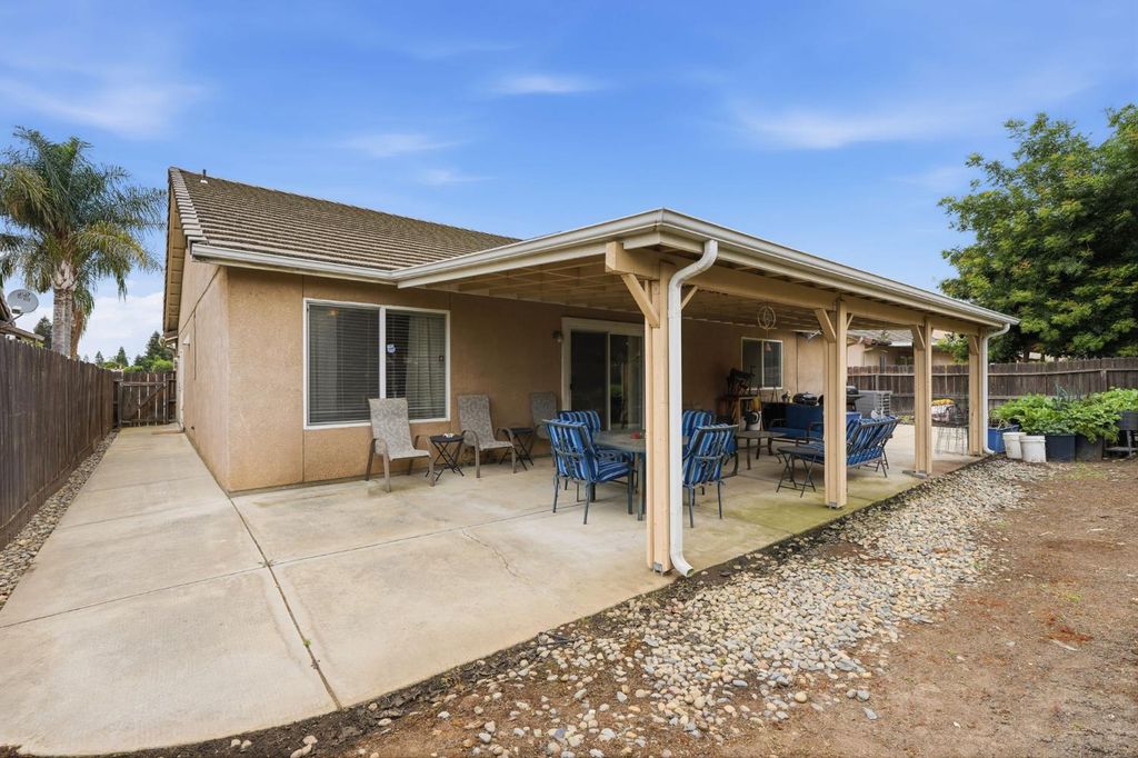 Image 44 of property listing at 3728 E School Avenue, Visalia, CA 93292