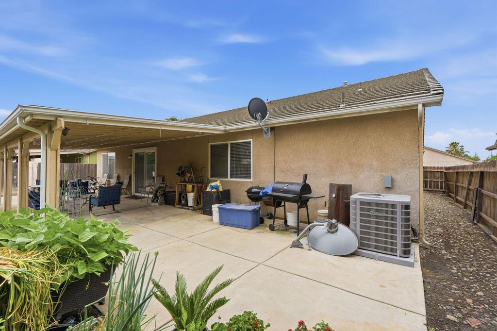 Image 46 of property listing at 3728 E School Avenue, Visalia, CA 93292