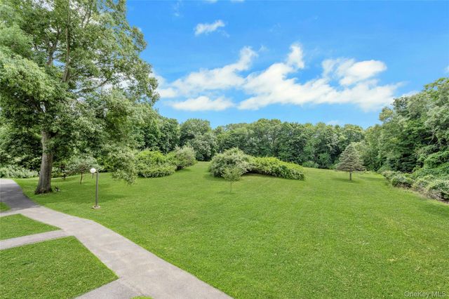 202 Vista On The Lake, Carmel, NY 10512