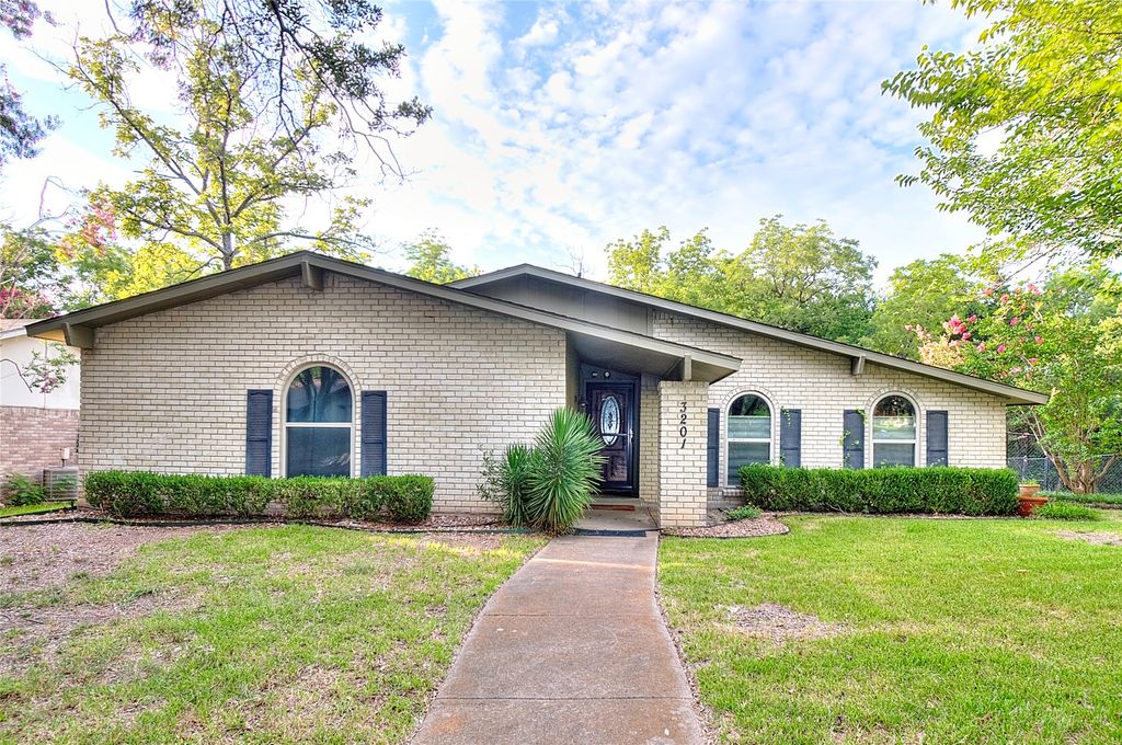 3201 Christie Circle, Garland, TX 75044