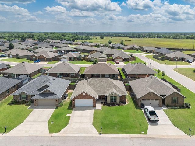 2232 Whispering Pine Boulevard, Shawnee, OK 74804