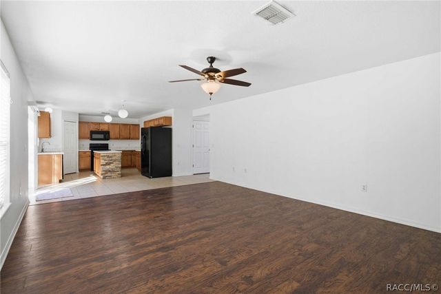 3975 W Wilburton Drive, Citrus Springs, FL 34433