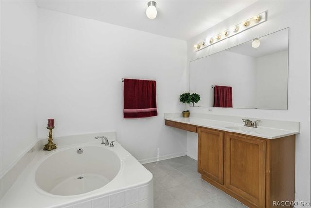 3975 W Wilburton Drive, Citrus Springs, FL 34433